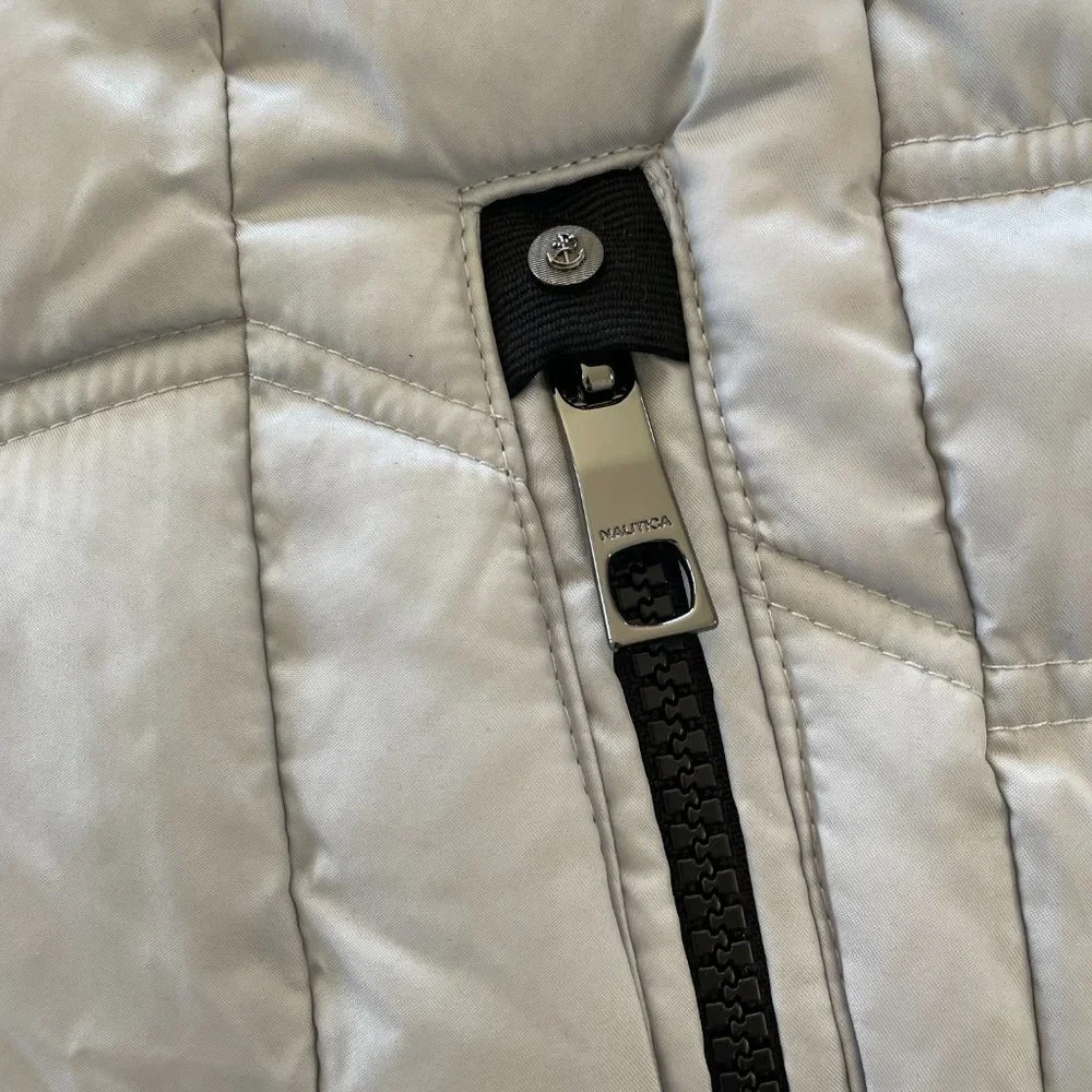 NAUTICA || Women's Gray Silver Removable Hooded Fur Trim Puffer Jacket - Size L - Picture 6 of 10